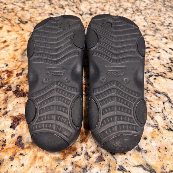 CROCS Classic Baya II Sandal size M6/W8 in Black - Picture 4 of 4